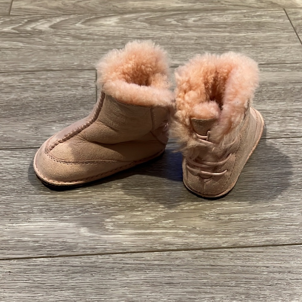 Light pink UGG boot (toddler)